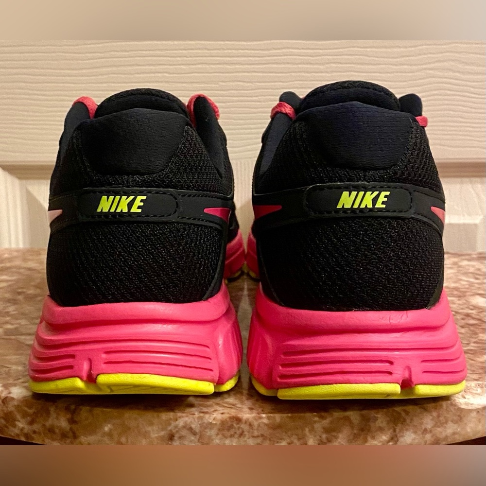 NIKE Revolution 2 Running Shoe; Size 11; Black and Pink; Perfect condition. - Picture 7 of 10